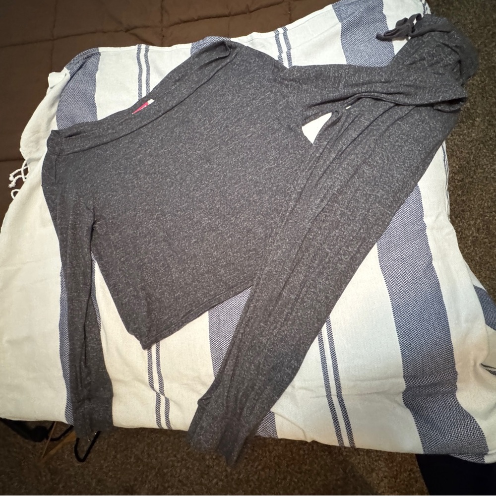 Shoe Dazzle Gray Long Sleeve Top